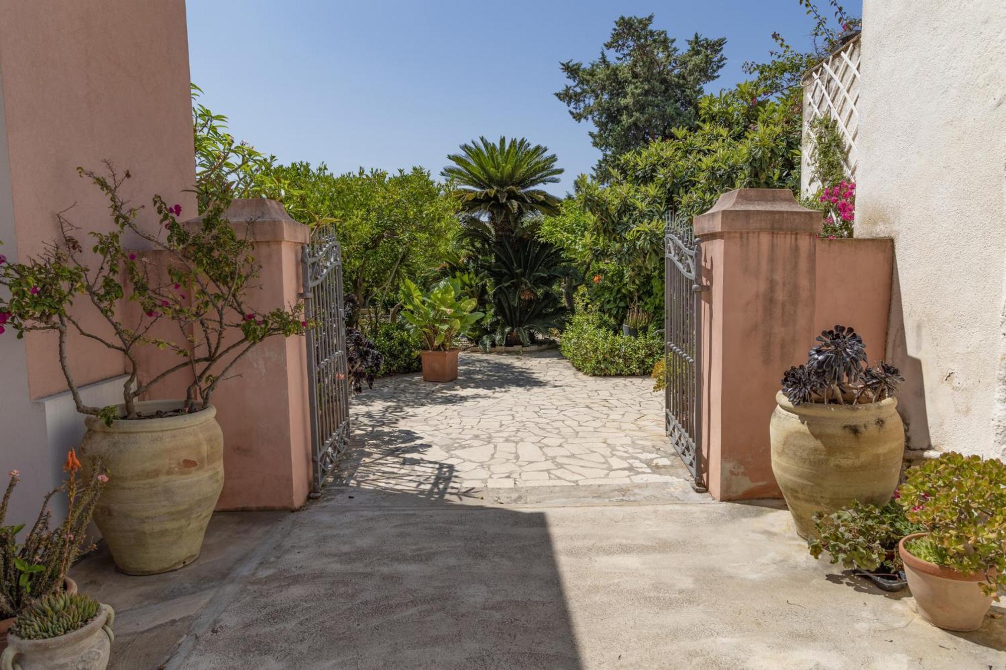 Villa Pampalone - B&B In Dimora Storica ตราปานี ภายนอก รูปภาพ